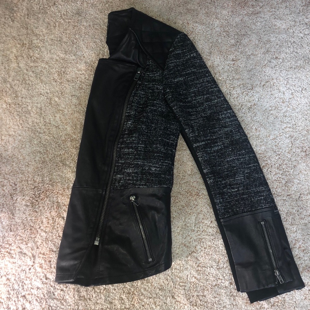 leather jacket - Picture 3 of 5